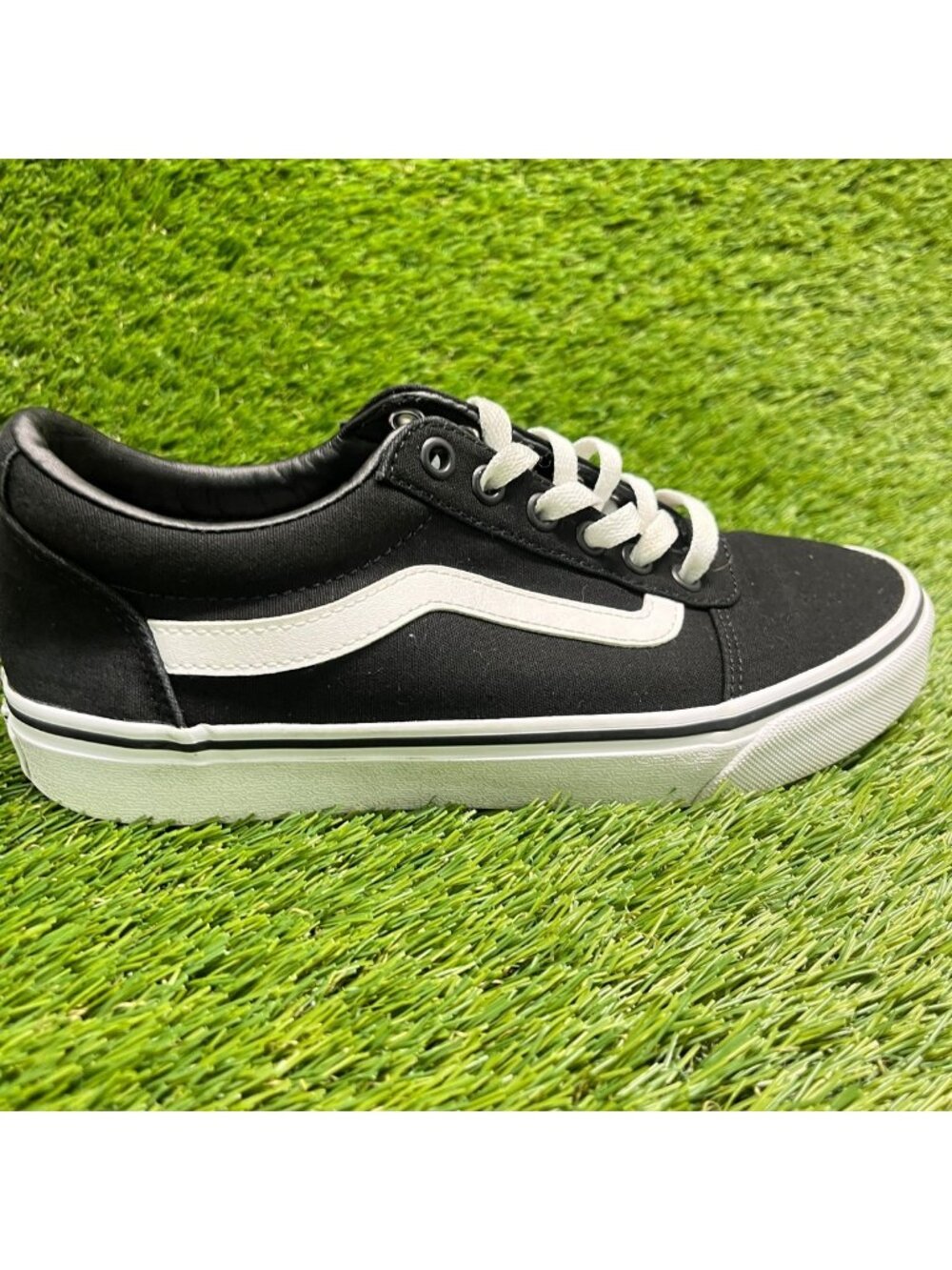 Vans Ward Low Womens Size 8 Black White Gum Athletic Skateboard Shoes Sneakers